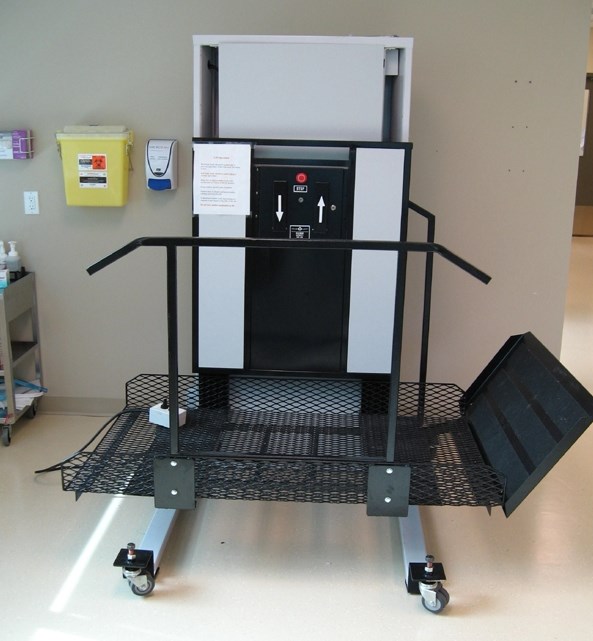 RAM Portable Vertical Platform Lift Wheelchair Lifts Universal