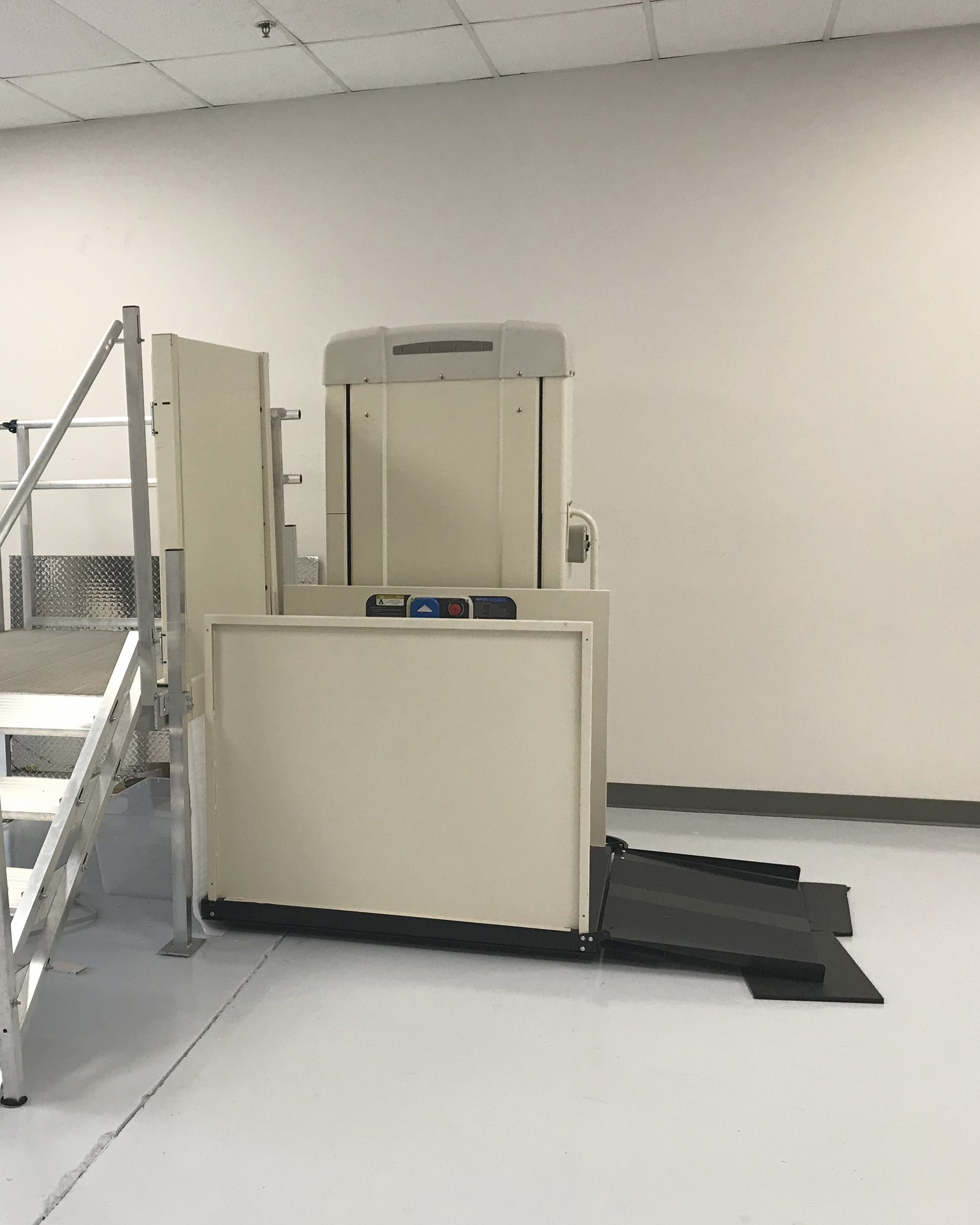 AmeriGlide Hercules II 750 Commercial Vertical Wheelchair Lift